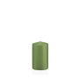 Candela a tronchetto MAEVA, verde pastello, 8cm, Ø5cm, 18 ore - Prodotto in Germania