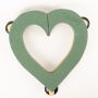 ®mosy Ökodur schiuma da composizione a forma di cuore con auto ELLARIA, decorazione per matrimoni, con ventosa, base in legno naturale, verde, 45x48x5 cm