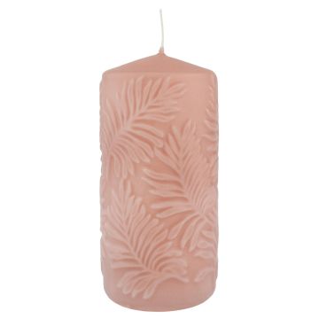 Candela a tronchetto MATHIEU con motivo a foglia di palma, rosa, 15cm, Ø7cm, 63 ore Candela a tronchetto MATHIEU con motivo a foglia di palma, rosa, 15cm, Ø7cm, 63 ore