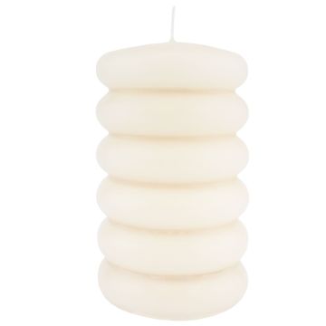 Candela a cono MONISHA con scanalature trasversali, color crema, 15cm, Ø9cm, 69 ore - Prodotto in Germania Candela a cono MONISHA con scanalature trasversali, color crema, 15cm, Ø9cm, 69 ore - Prodotto in Germania