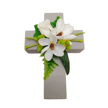 Composizione floreale decorativa con magnolia, rosa e iperico TORVI, croce decorativa, bianca, 26x18x10 cm