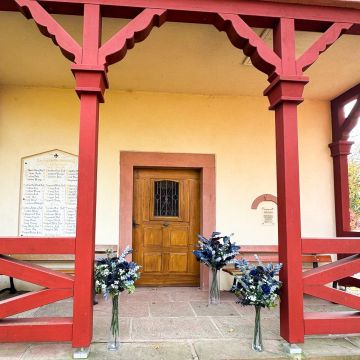 Midnight Bloom grandi bouquet per arco nuziale e chiesa – Richiesta della cliente Julie Fleur